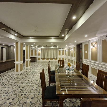 Golden Landmark Green Valley Beach Resort Dona Paula Ngoại thất bức ảnh