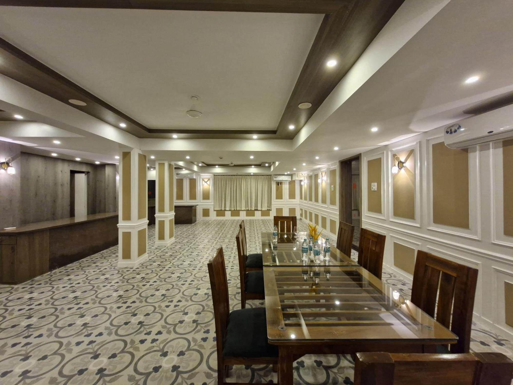 Golden Landmark Green Valley Beach Resort Dona Paula Ngoại thất bức ảnh