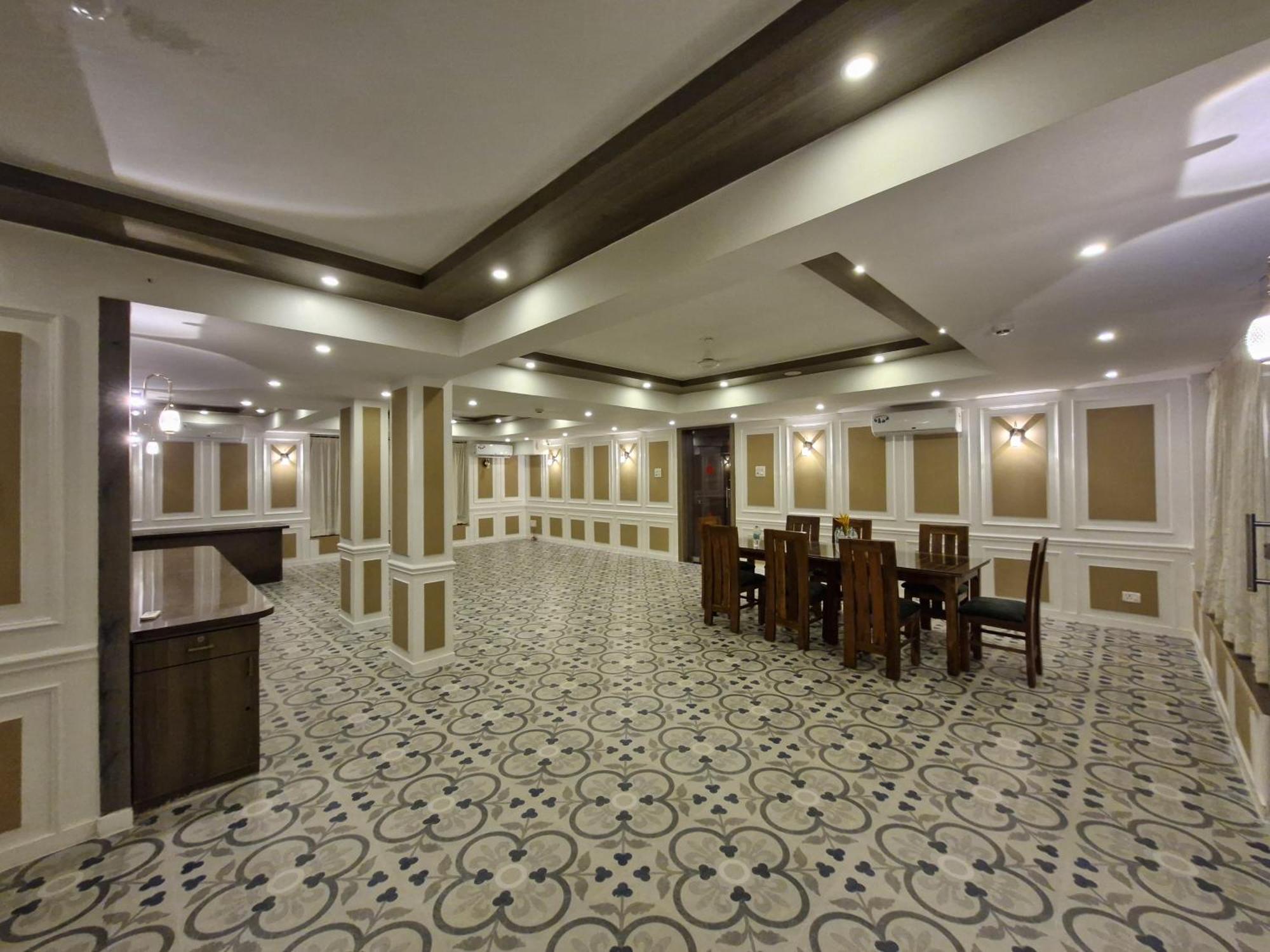 Golden Landmark Green Valley Beach Resort Dona Paula Ngoại thất bức ảnh