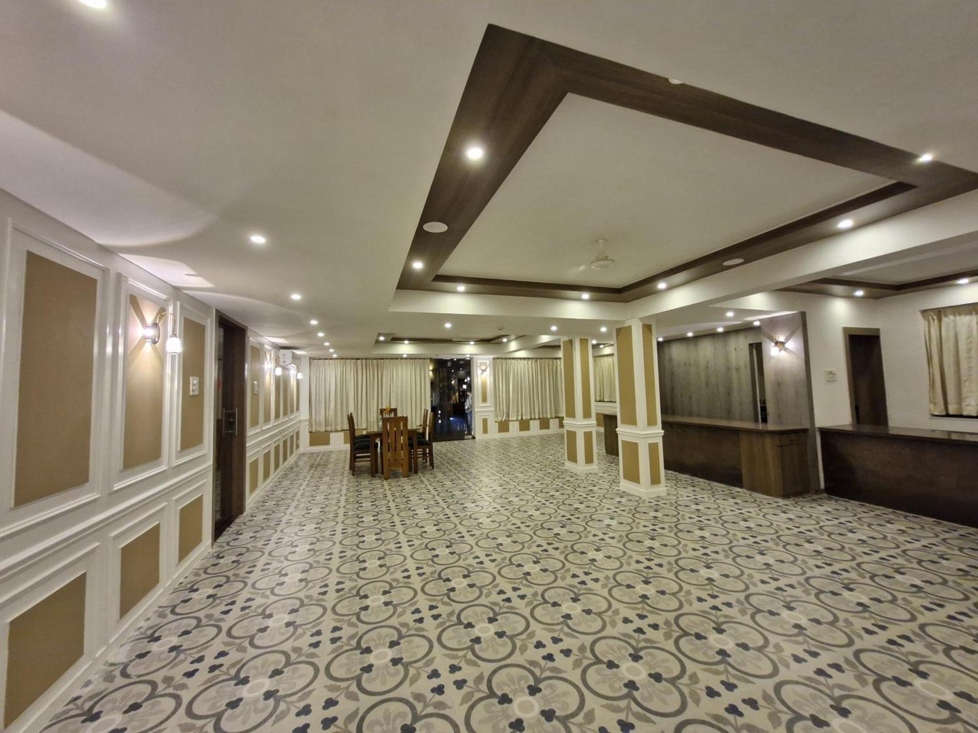 Golden Landmark Green Valley Beach Resort Dona Paula Ngoại thất bức ảnh