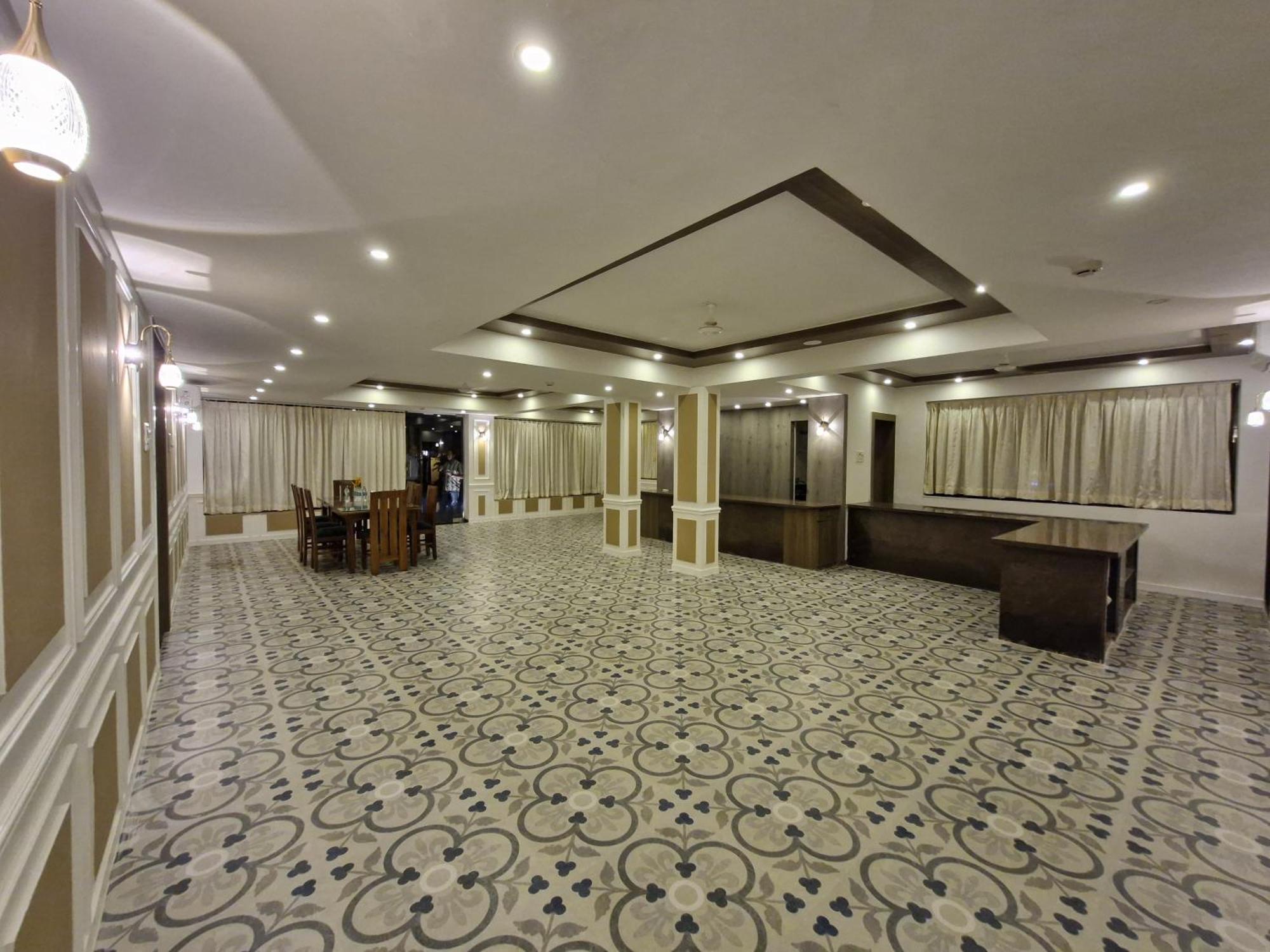 Golden Landmark Green Valley Beach Resort Dona Paula Ngoại thất bức ảnh