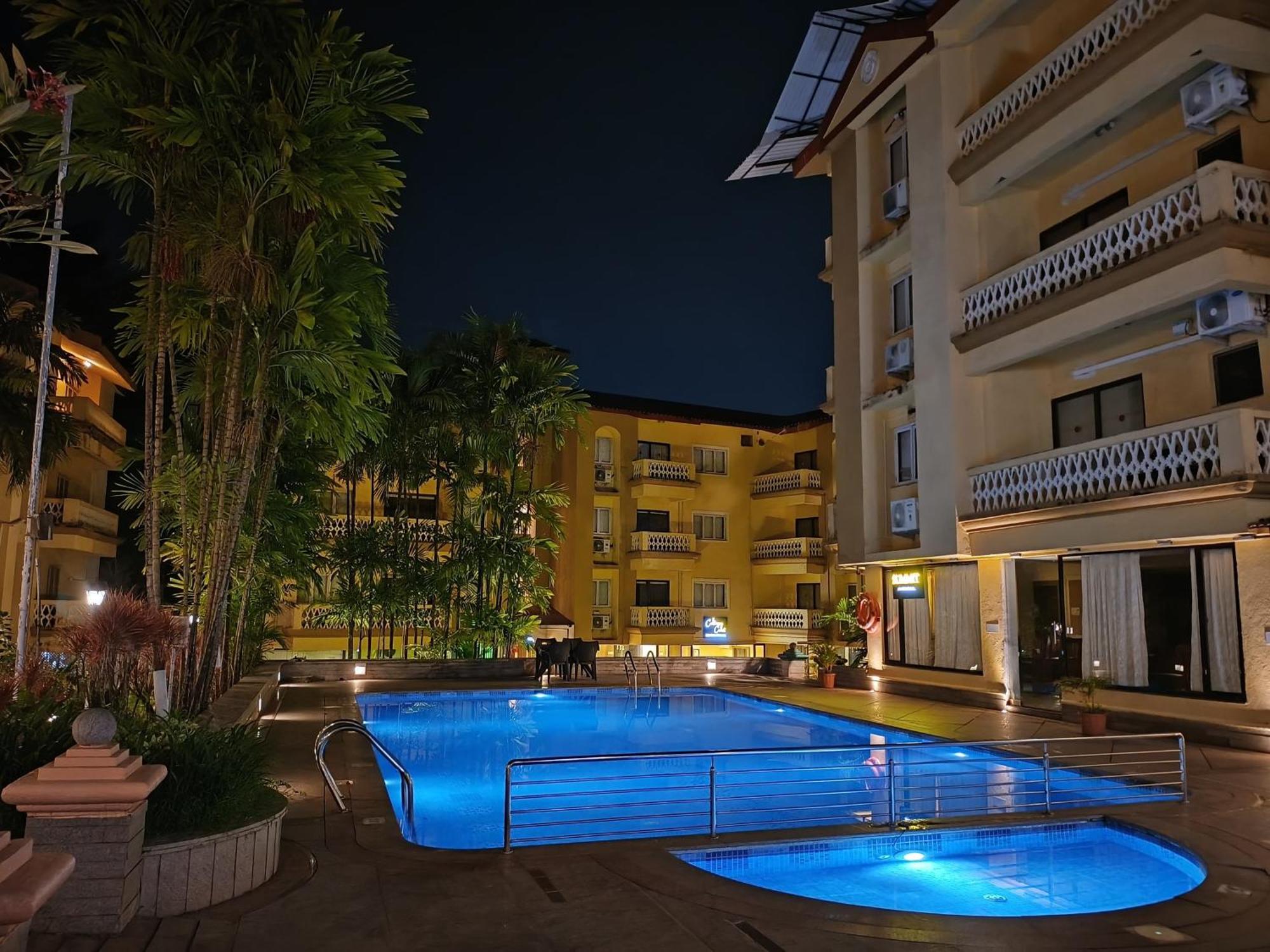 Golden Landmark Green Valley Beach Resort Dona Paula Ngoại thất bức ảnh