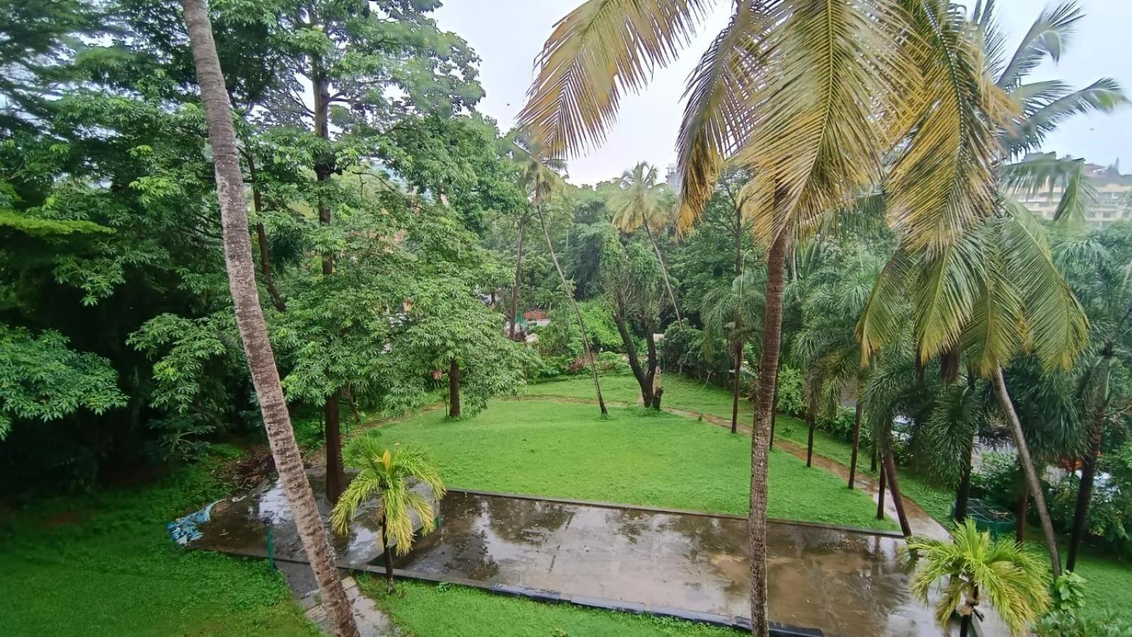 Golden Landmark Green Valley Beach Resort Dona Paula Ngoại thất bức ảnh