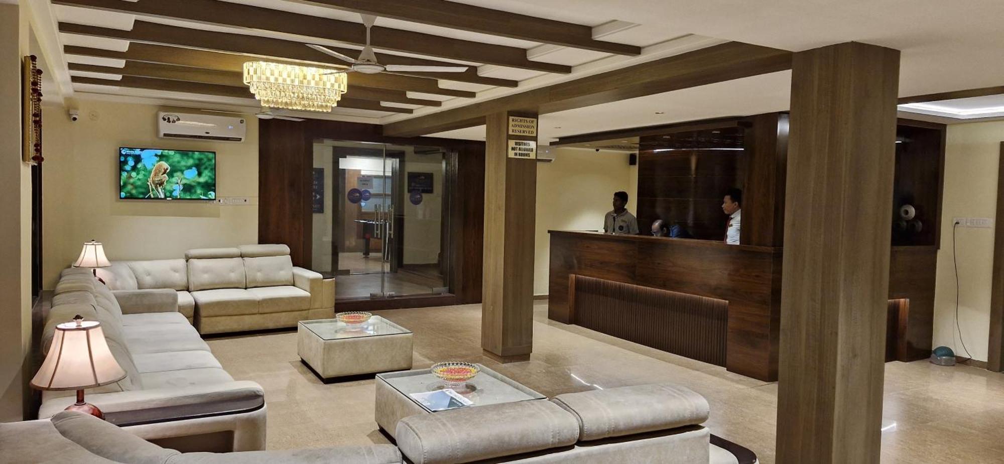 Golden Landmark Green Valley Beach Resort Dona Paula Ngoại thất bức ảnh