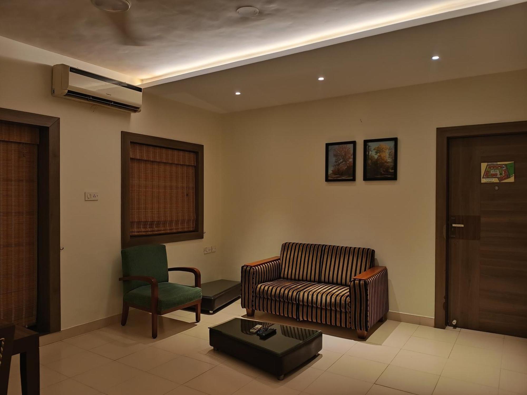 Golden Landmark Green Valley Beach Resort Dona Paula Ngoại thất bức ảnh