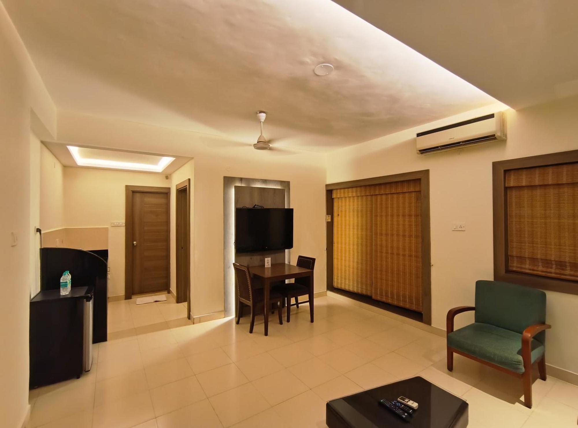 Golden Landmark Green Valley Beach Resort Dona Paula Ngoại thất bức ảnh