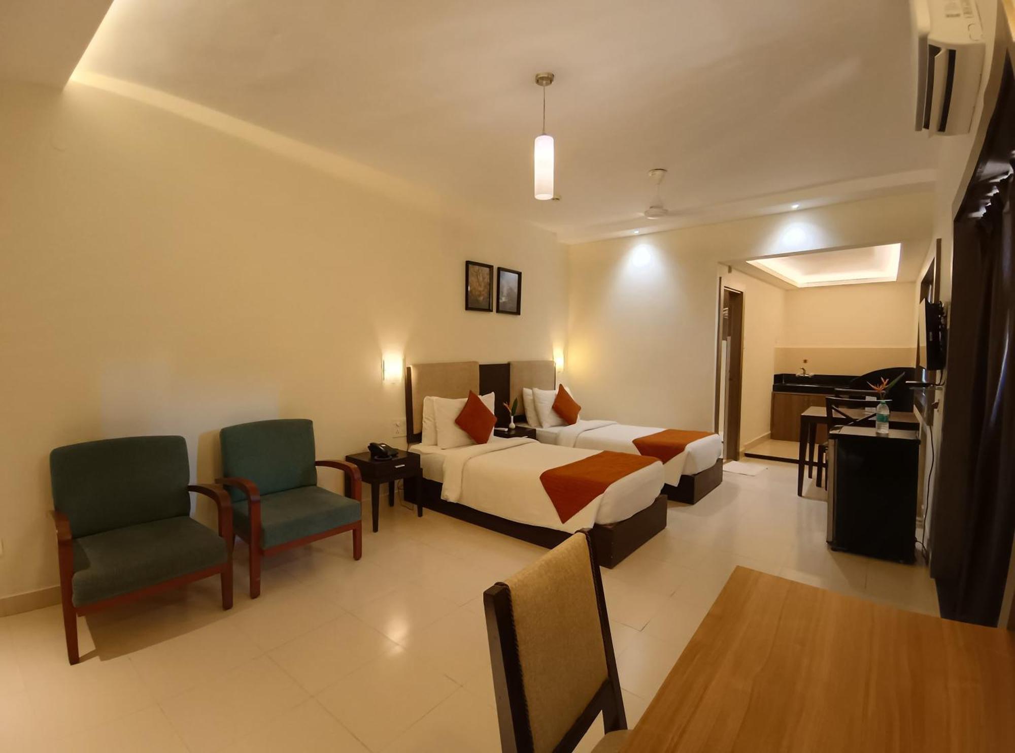 Golden Landmark Green Valley Beach Resort Dona Paula Ngoại thất bức ảnh