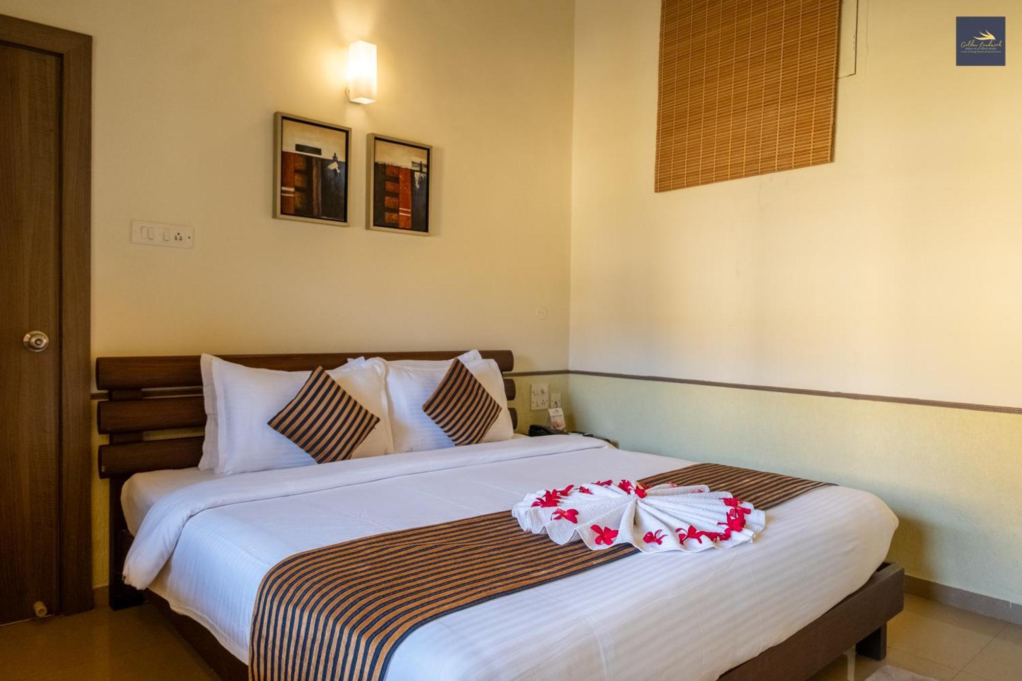 Golden Landmark Green Valley Beach Resort Dona Paula Ngoại thất bức ảnh