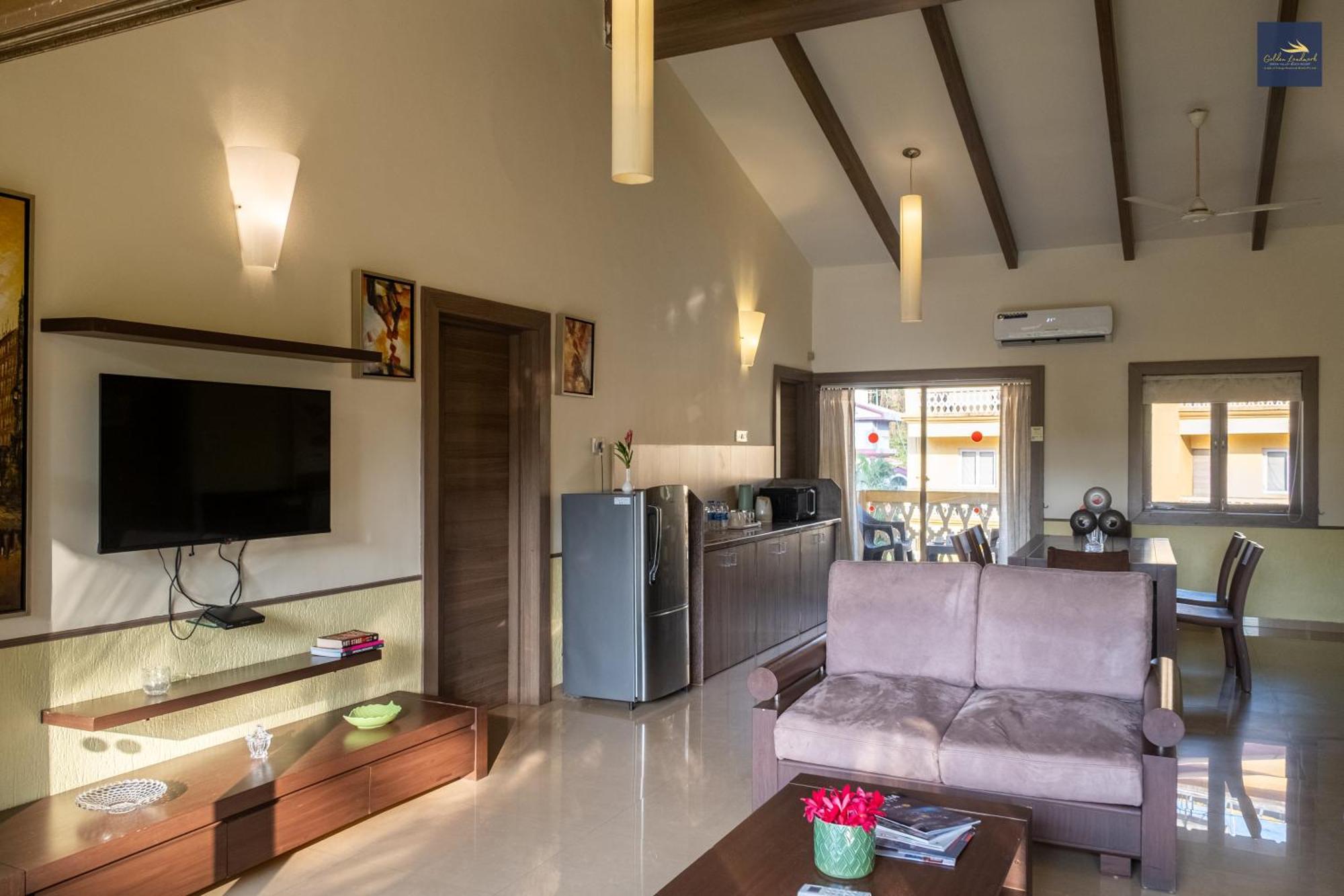 Golden Landmark Green Valley Beach Resort Dona Paula Ngoại thất bức ảnh