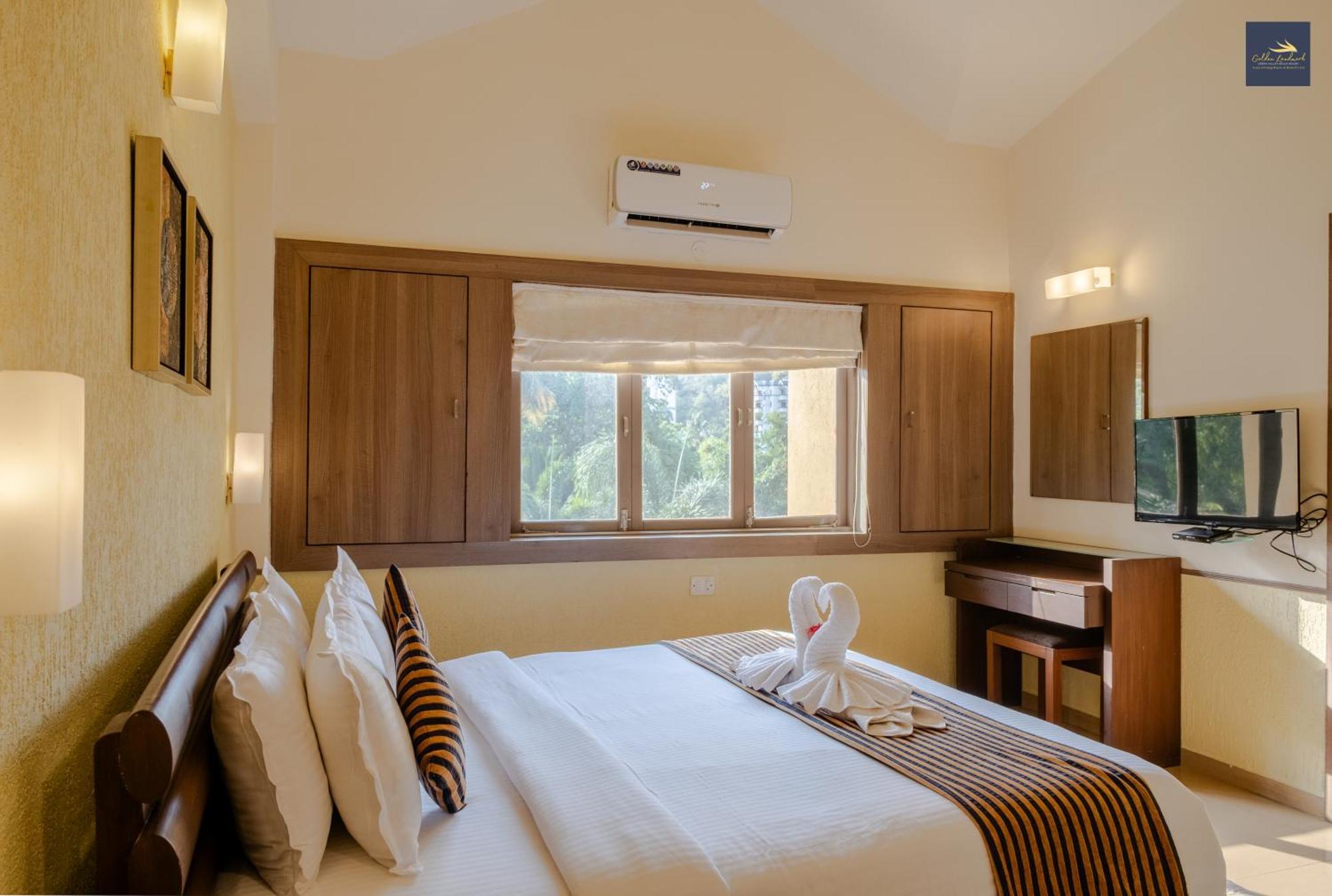 Golden Landmark Green Valley Beach Resort Dona Paula Ngoại thất bức ảnh